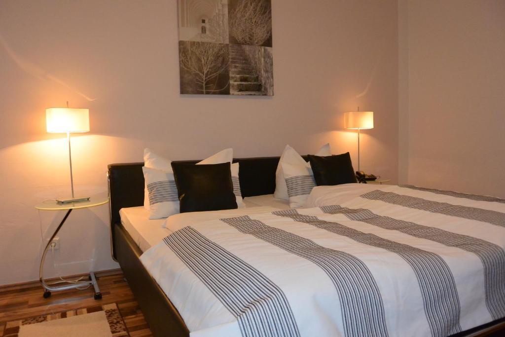 Hotel Schlee Hohenschäftlarn Eksteriør billede